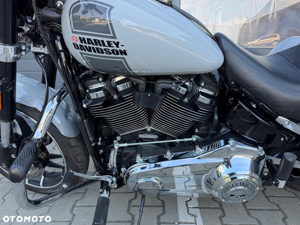 Harley-Davidson Softail Sport Glide - 11