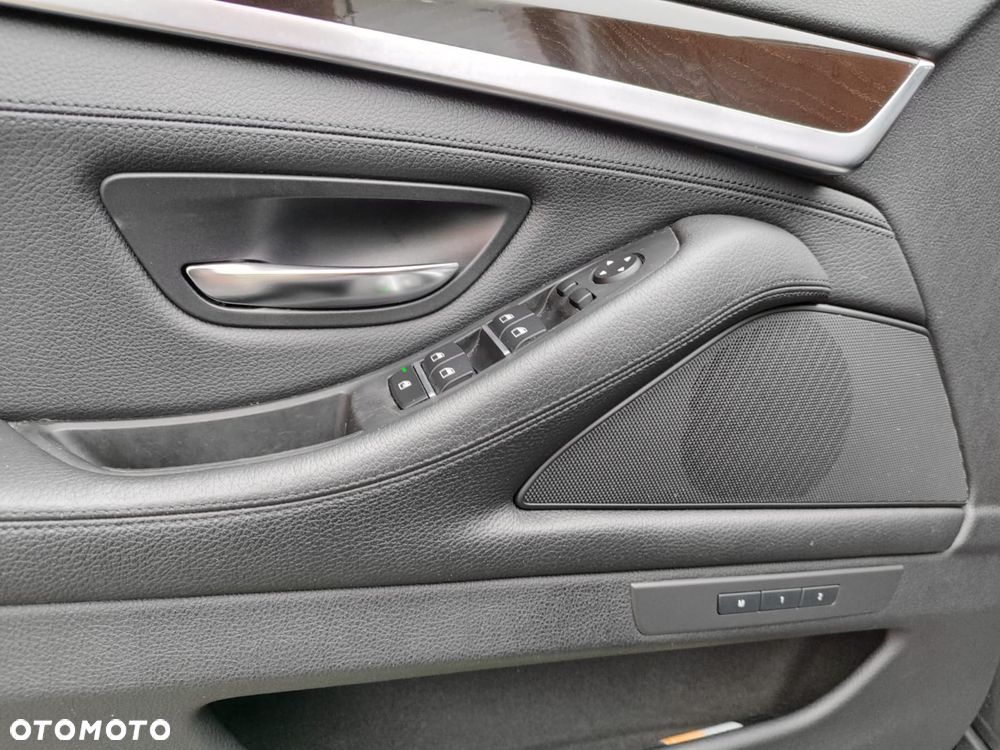 BMW Seria 5 520d xDrive Luxury Line - 12