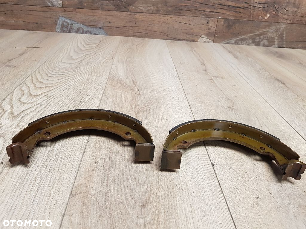 Szczęki hamulcowe tył Chrome Specialties 130100 Harley Davidson Big Twin - 7