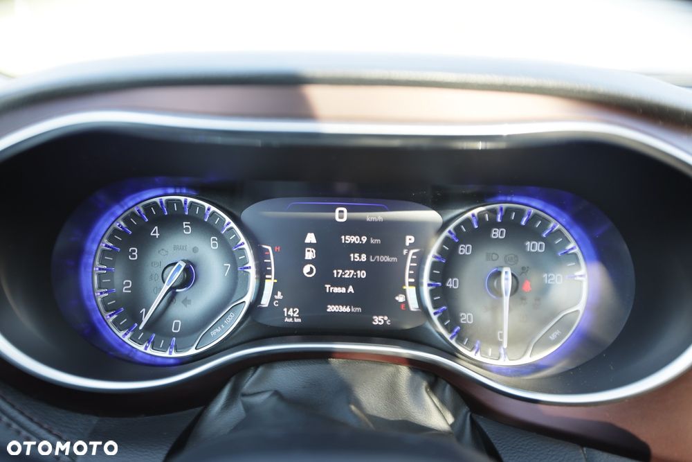 Chrysler Pacifica - 33