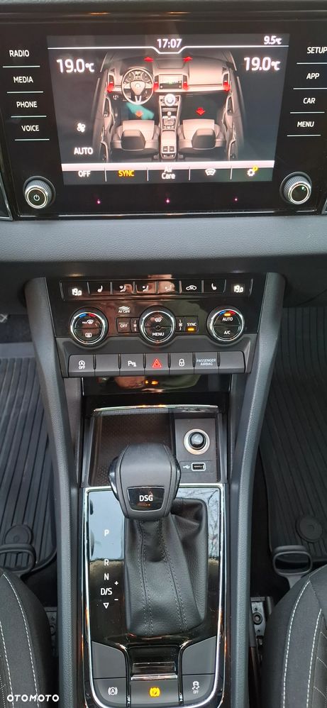 Skoda Karoq 1.5 TSI ACT 4x2 Ambition DSG - 26