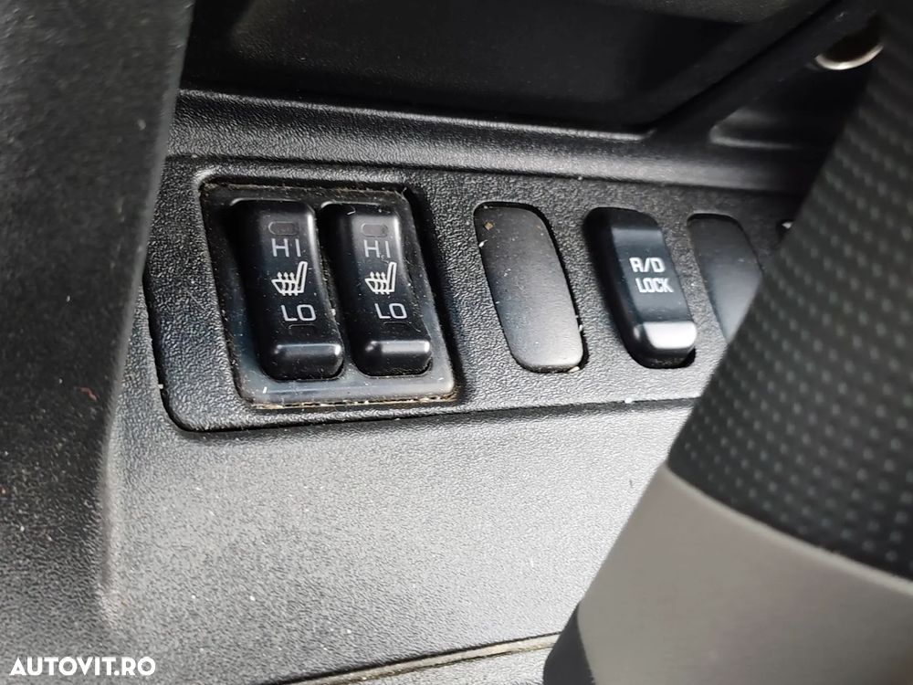 Mitsubishi Pajero SWB 3.2 DI-D GLS A/T, Piele - 11