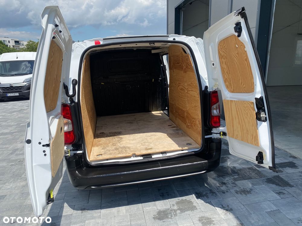 Citroën BERLINGO 1.6 HDI, MAX długi, 3-osobowy, klimatyzacja, zakupiony w salonie w Rzeszowie - 17