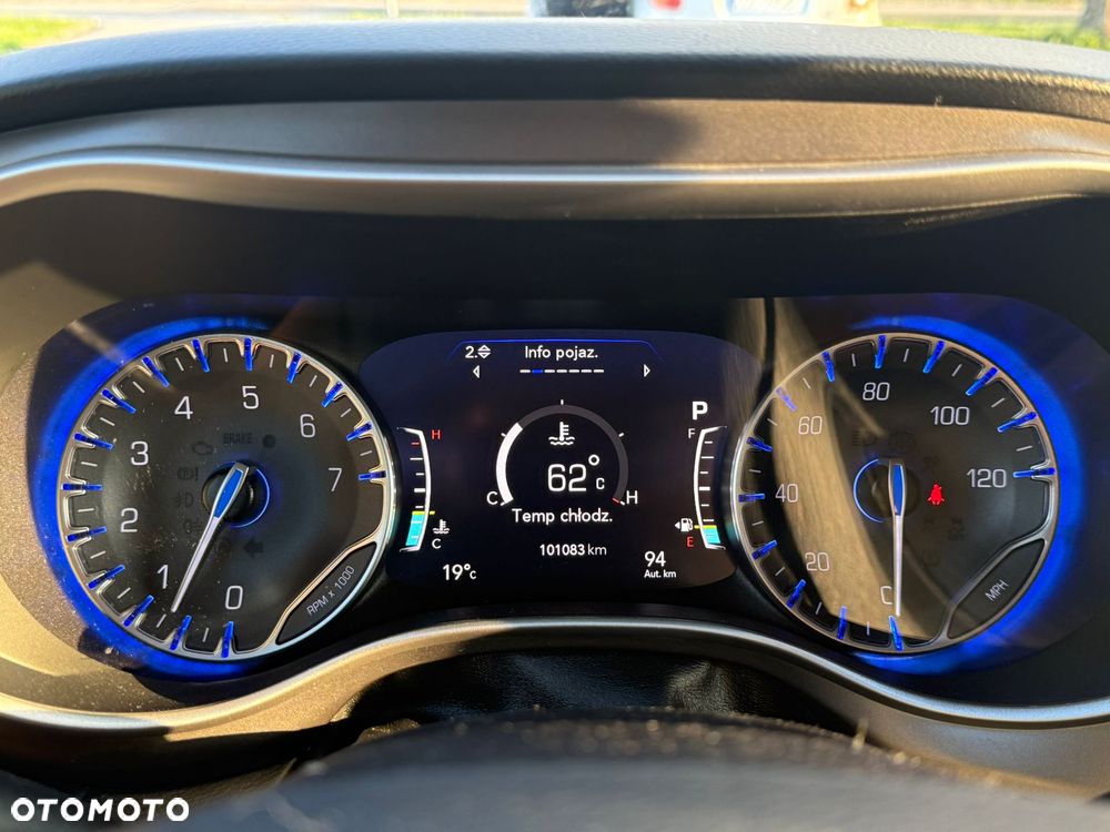 Chrysler Pacifica - 10