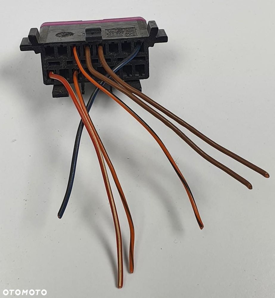 GNIAZDO DIAGNOSTYCZNE OBD SKODA OCTAVIA II 3A0972695 - 3