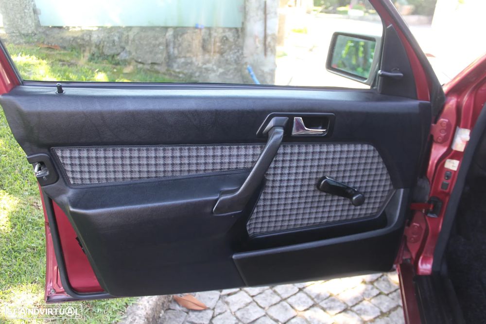Mercedes-Benz W201 (1982-1993) 190 D 2.5 Turbo - 14