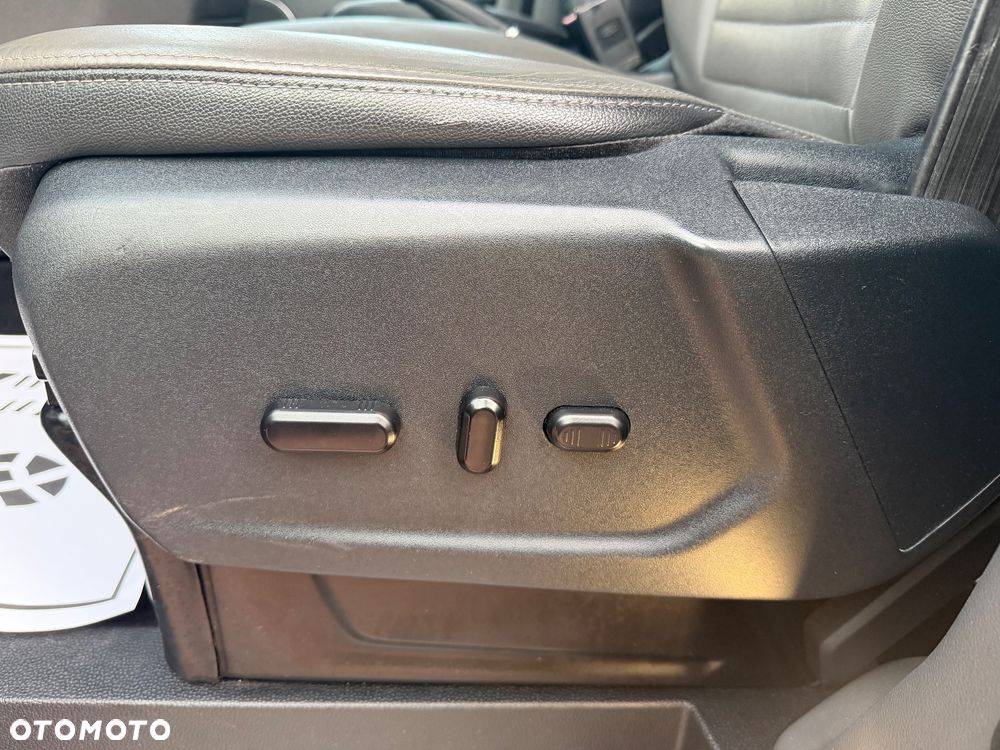 Ford Tourneo Custom 2.0 EcoBlue L1 Titanium - 39