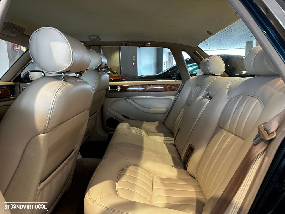 Jaguar Sovereign 3.2 Aut. - 28