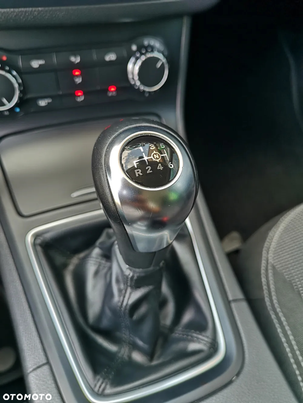 Mercedes-Benz Klasa B 180 (BlueEFFICIENCY) - 13
