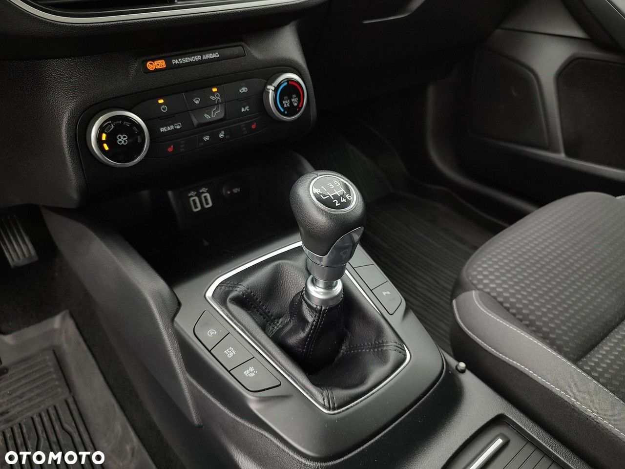 Ford Focus - 23