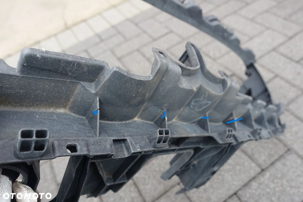 WZMOCNIENIE ATRAPY GRILLA AUDI Q3 15r- LIFT 8U0 - 8