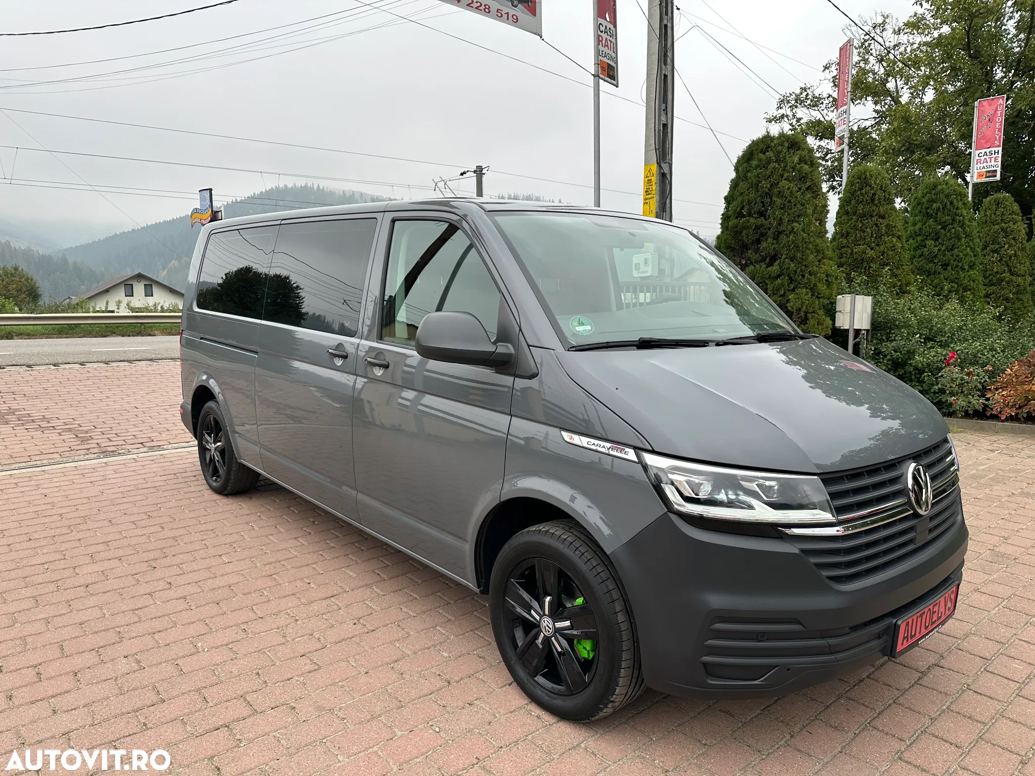 Volkswagen Caravelle - 10