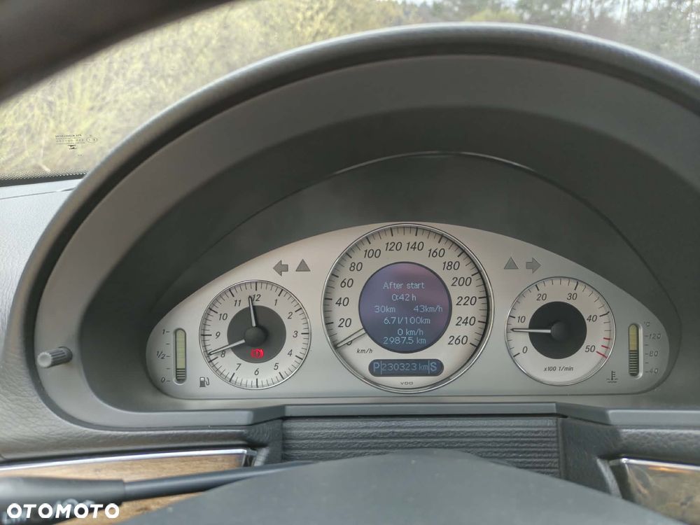 Mercedes-Benz Klasa E 320 CDI T Avantgarde - 8