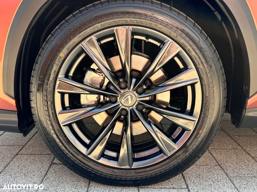Lexus Seria NX 450h+ AWD CVT PHEV F Sport - 31