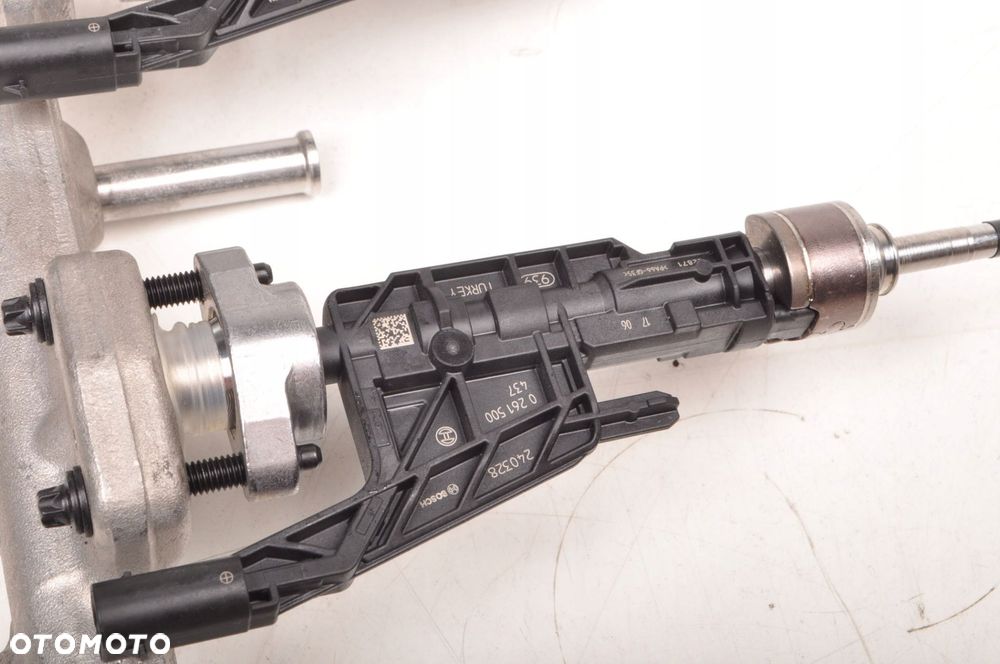BMW 1 F40 LISTWA WTRYSKOWA WTRYSK 8656548  0261500437  8665631 - 5