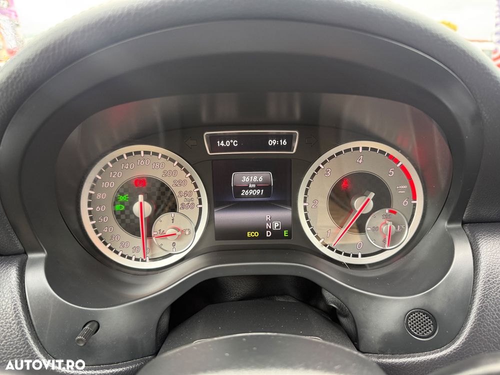 Mercedes-Benz A 220 d 4Matic 7G-DCT AMG Line - 24
