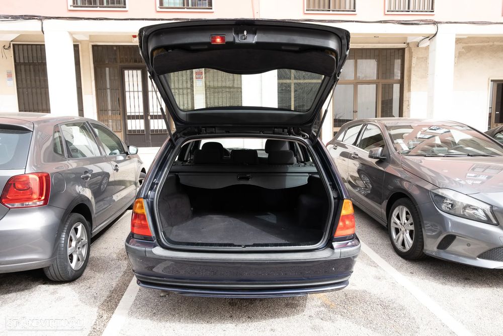 BMW 320 d Touring Séc.XXI - 10