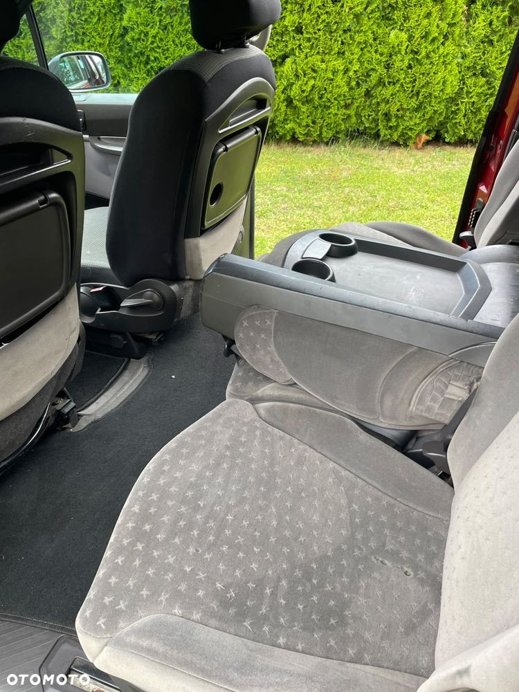 Peugeot 807 2.2 HDi ST - 5