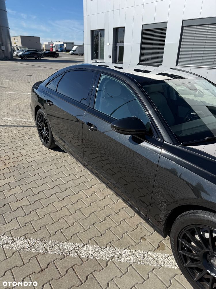 Audi A8 - 7
