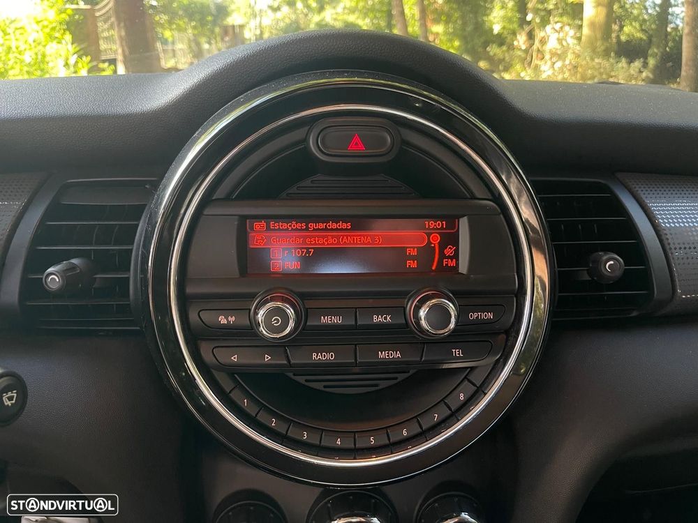 MINI 5 Portas Cooper D Aut. - 25