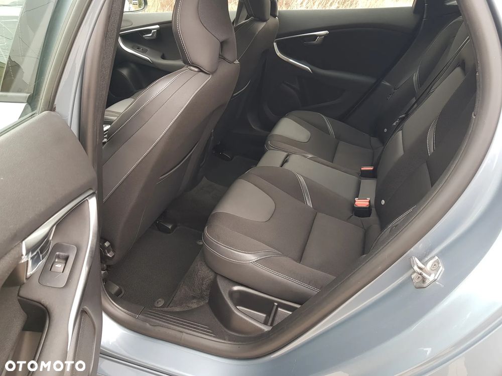 Volvo V40 D2 Geartronic Momentum - 16