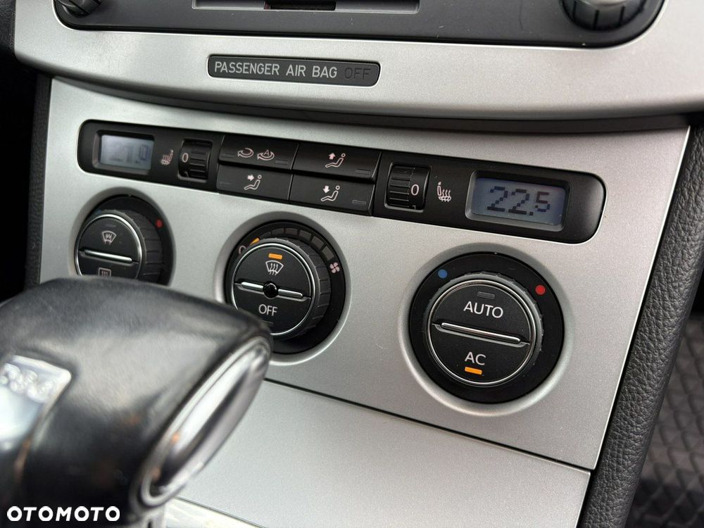 Volkswagen Passat - 16