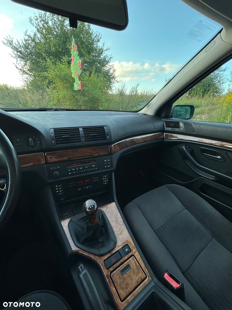 BMW Seria 5 520i - 6