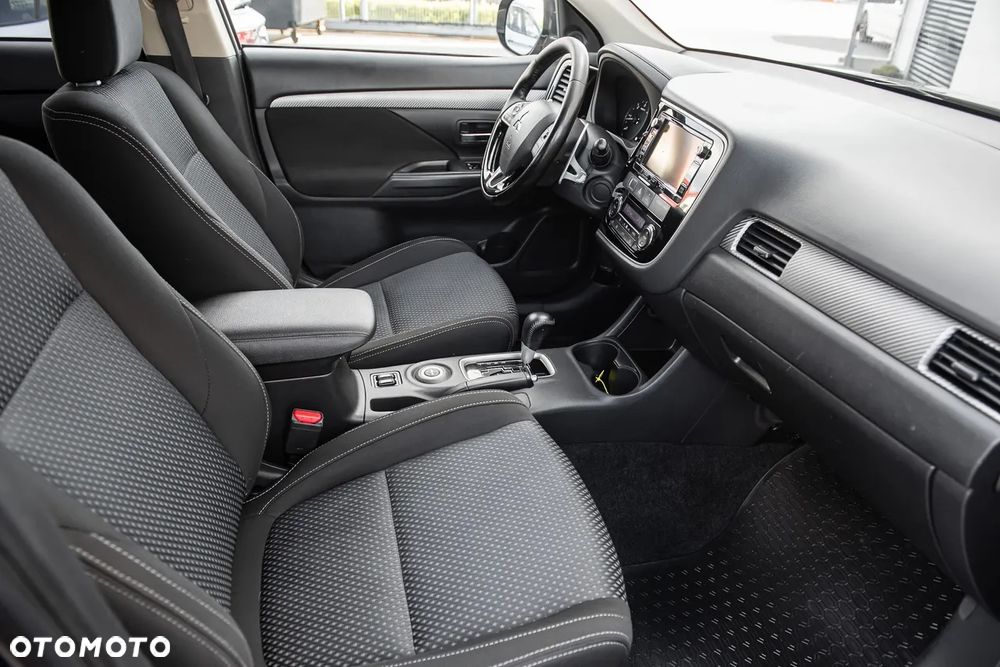 Mitsubishi Outlander 2.2 DID Intense + 4WD - 31