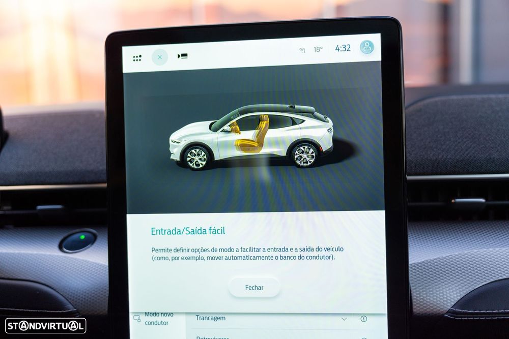 Ford Mustang Mach-E AWD PREMIUM - 19