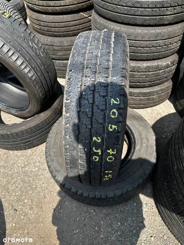 205/70x15c Michelin