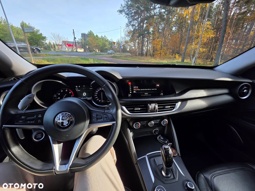 Alfa Romeo Stelvio 2.0 Turbo 16V AT8-Q4 Sprint - 22