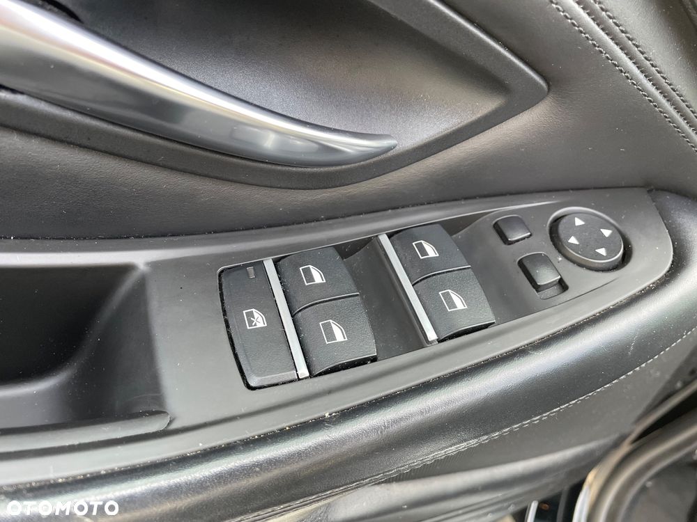 BMW Seria 5 528i xDrive Luxury Line - 21