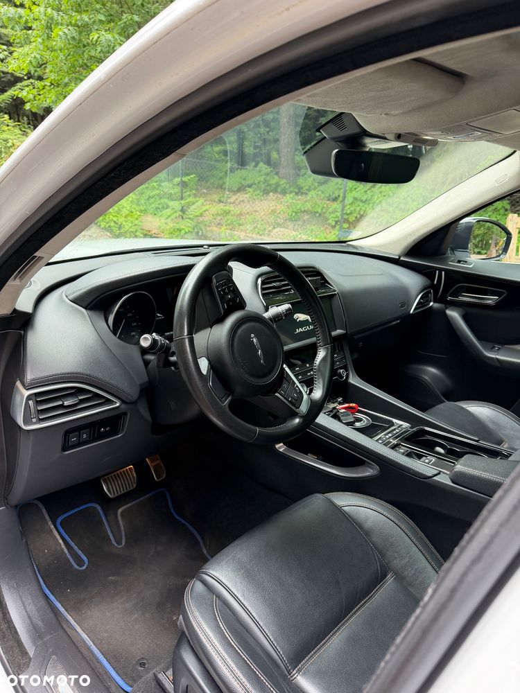 Jaguar F-Pace 2.0 i4D AWD Prestige - 8
