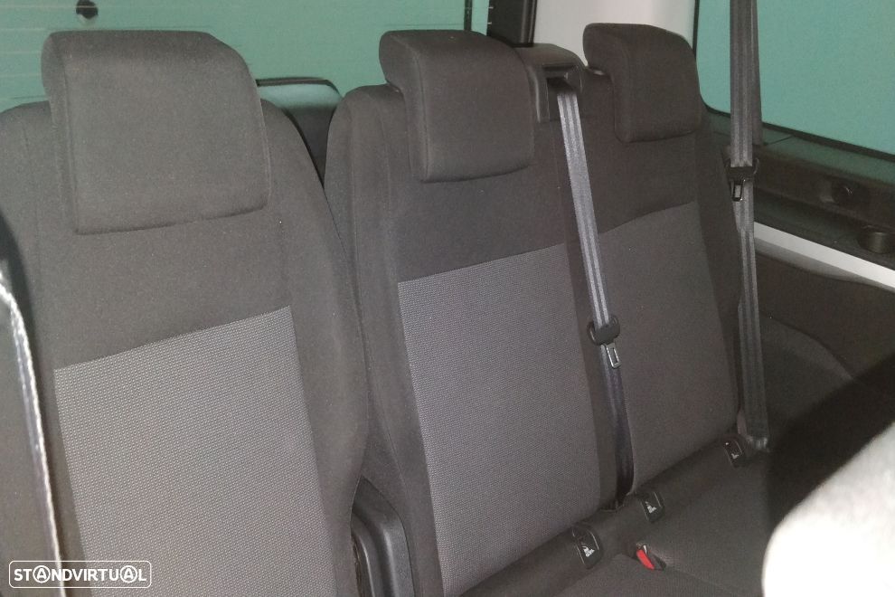 Peugeot Traveller - 13