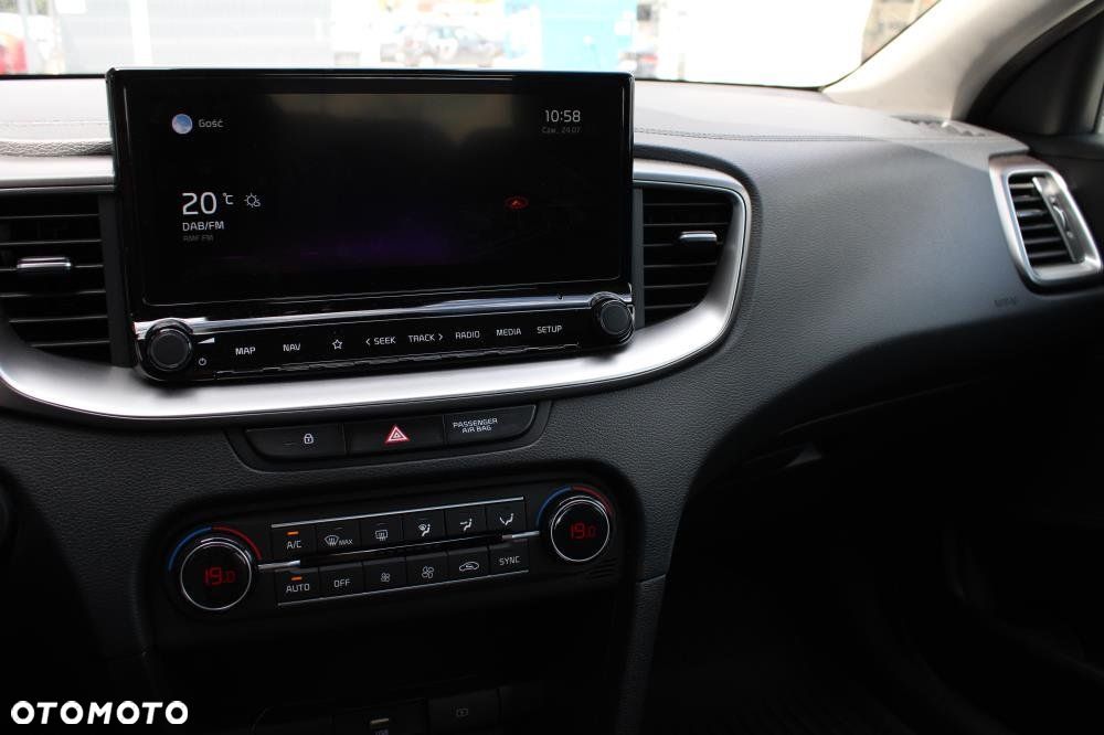 Kia XCeed - 22