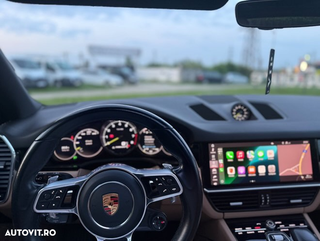 Porsche Cayenne - 6