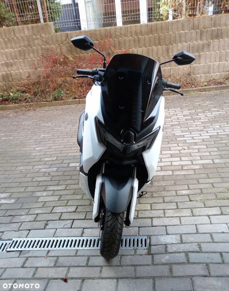 Yamaha NMAX - 4