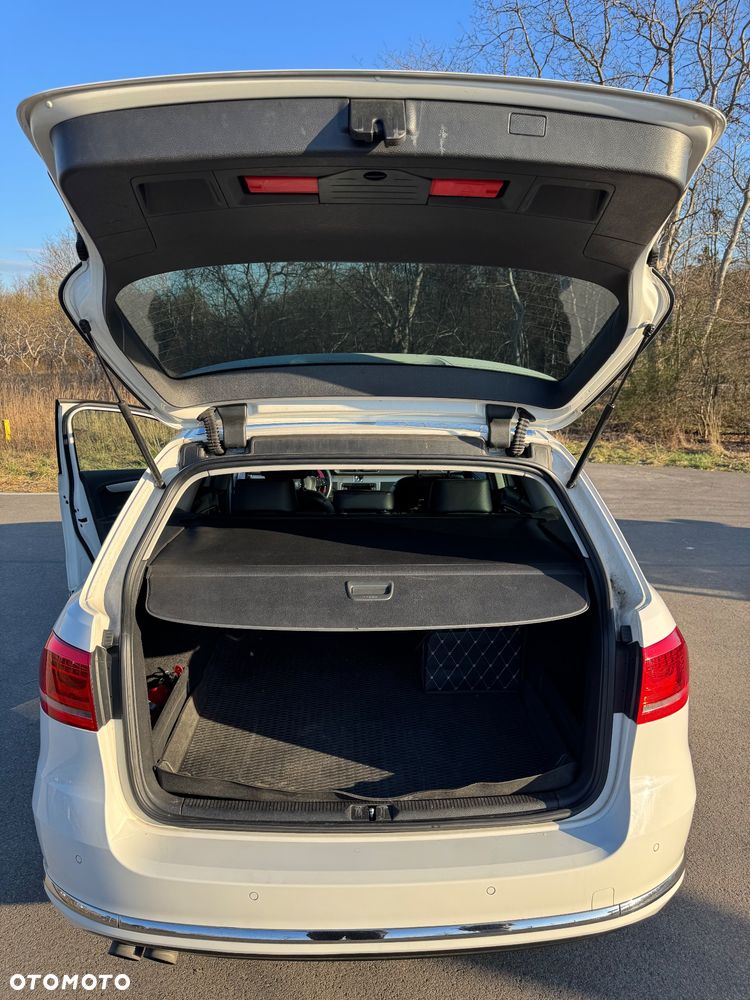 Volkswagen Passat 2.0 TDI Highline R-Style DSG - 28