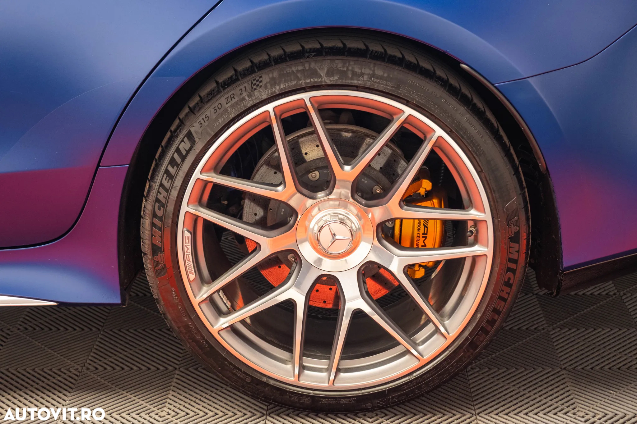 Mercedes-Benz AMG GT-S 63 4MATIC+ - 11
