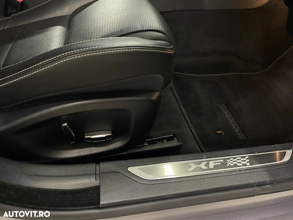 Jaguar XF 20d AWD Aut. Chequered Flag - 20