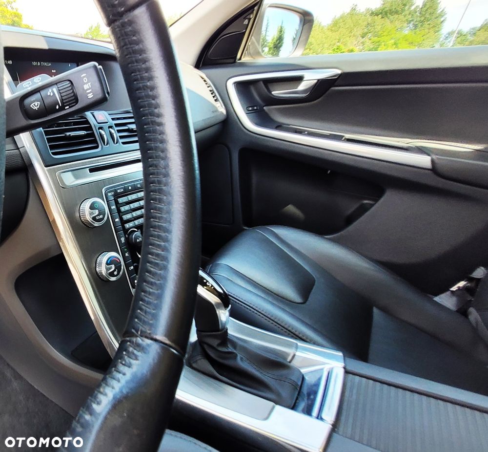 Volvo XC 60 T5 R-Design Momentum - 40