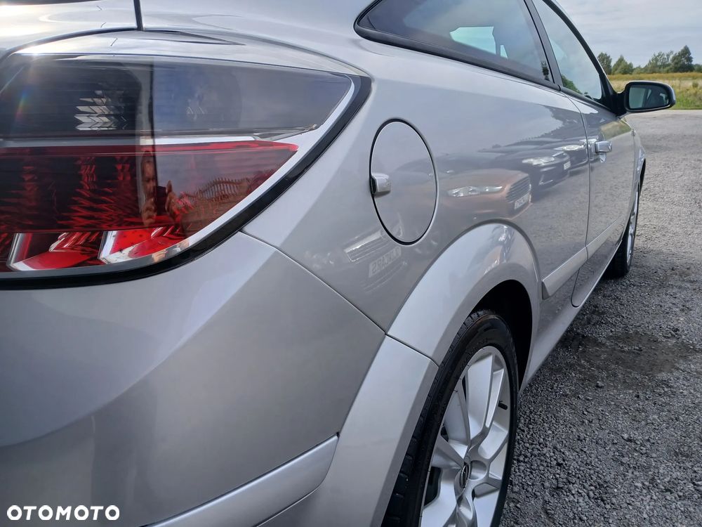 Opel Astra GTC 1.6 Sport - 21