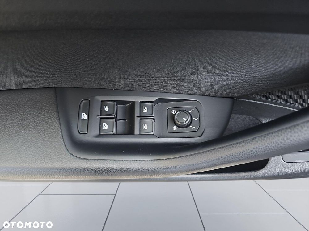 Volkswagen Passat Variant 1.5 TSI EVO Business DSG - 19