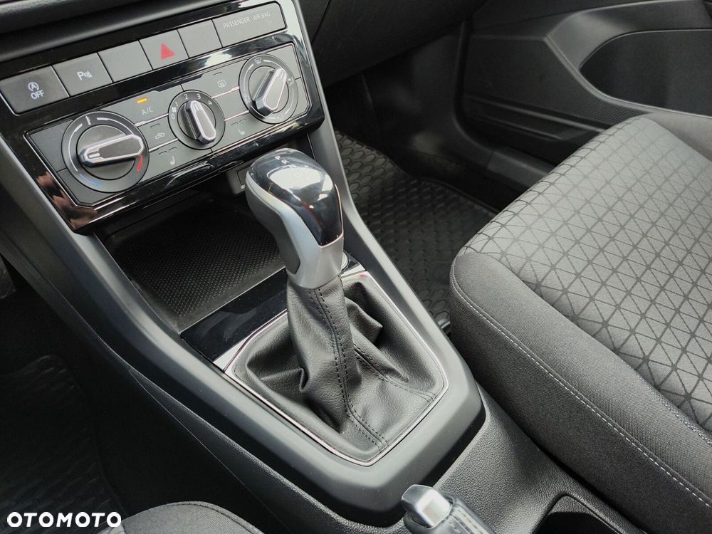Volkswagen T-Cross - 23