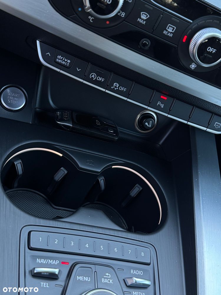 Audi A4 Avant 2.0 TDI ultra S tronic sport - 32