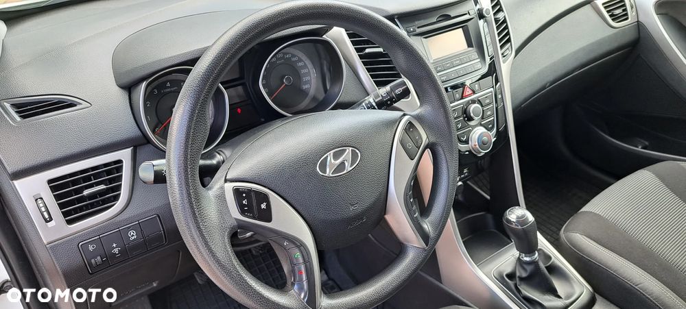 Hyundai i30 1.6 GDI Classic + - 34