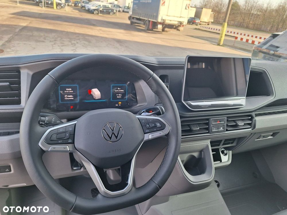 Volkswagen Crafter 35 Furgon z wysokim dachem silnik: 2,0 l EU6 SCR 177 KM, przedni 8-bieg.automatyczna, r.o : 4490 mm - 16