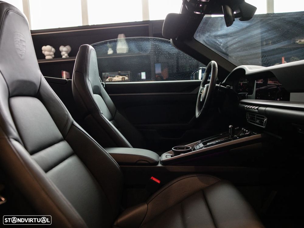 Porsche 911 (992) Carrera S - 45