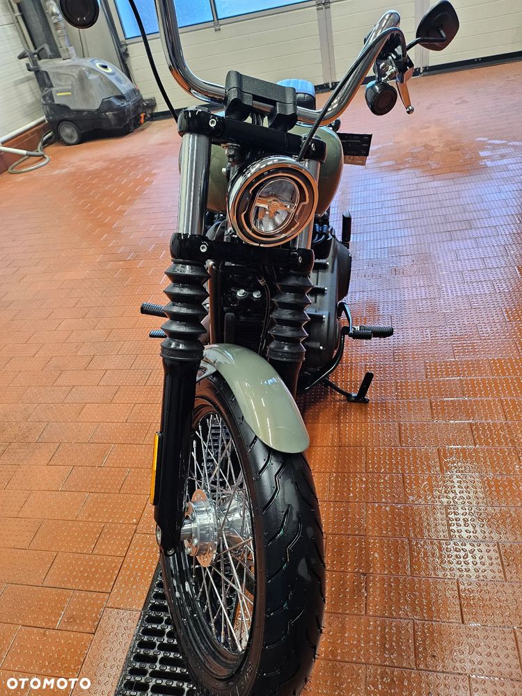 Harley-Davidson Softail Street Bob - 1