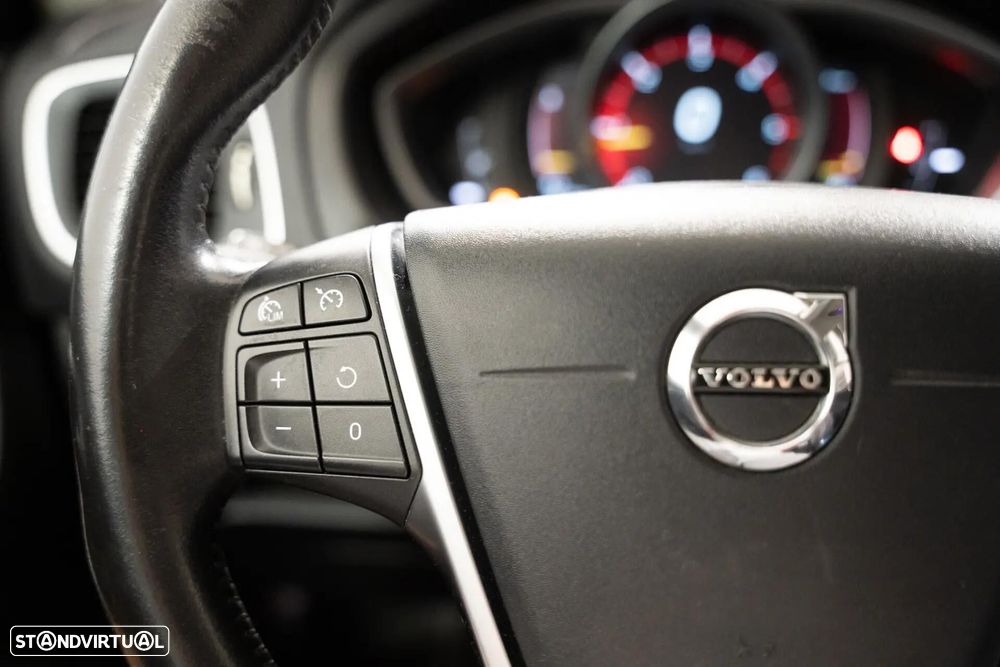 Volvo V40 Cross Country 2.0 D2 Momentum - 14
